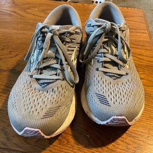Brooks Adrenaline GTS 19